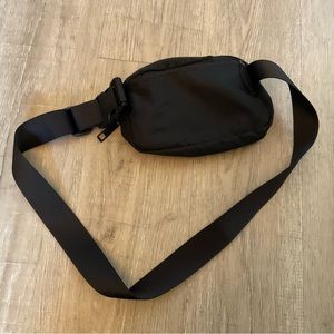Lululemon everywhere belt bag 1l